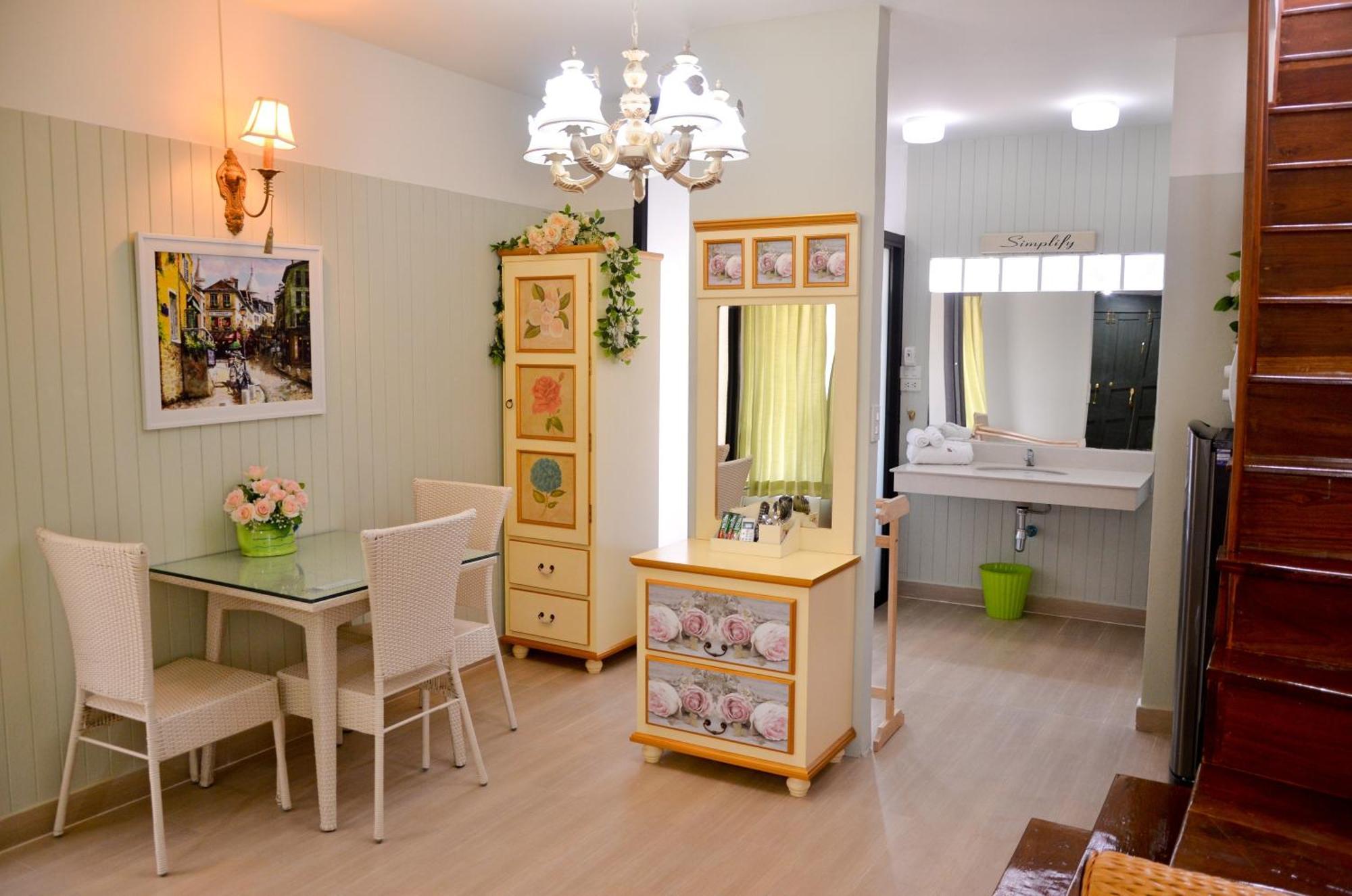 La Riva Boutique Hotel Kamphaeng Phet Esterno foto