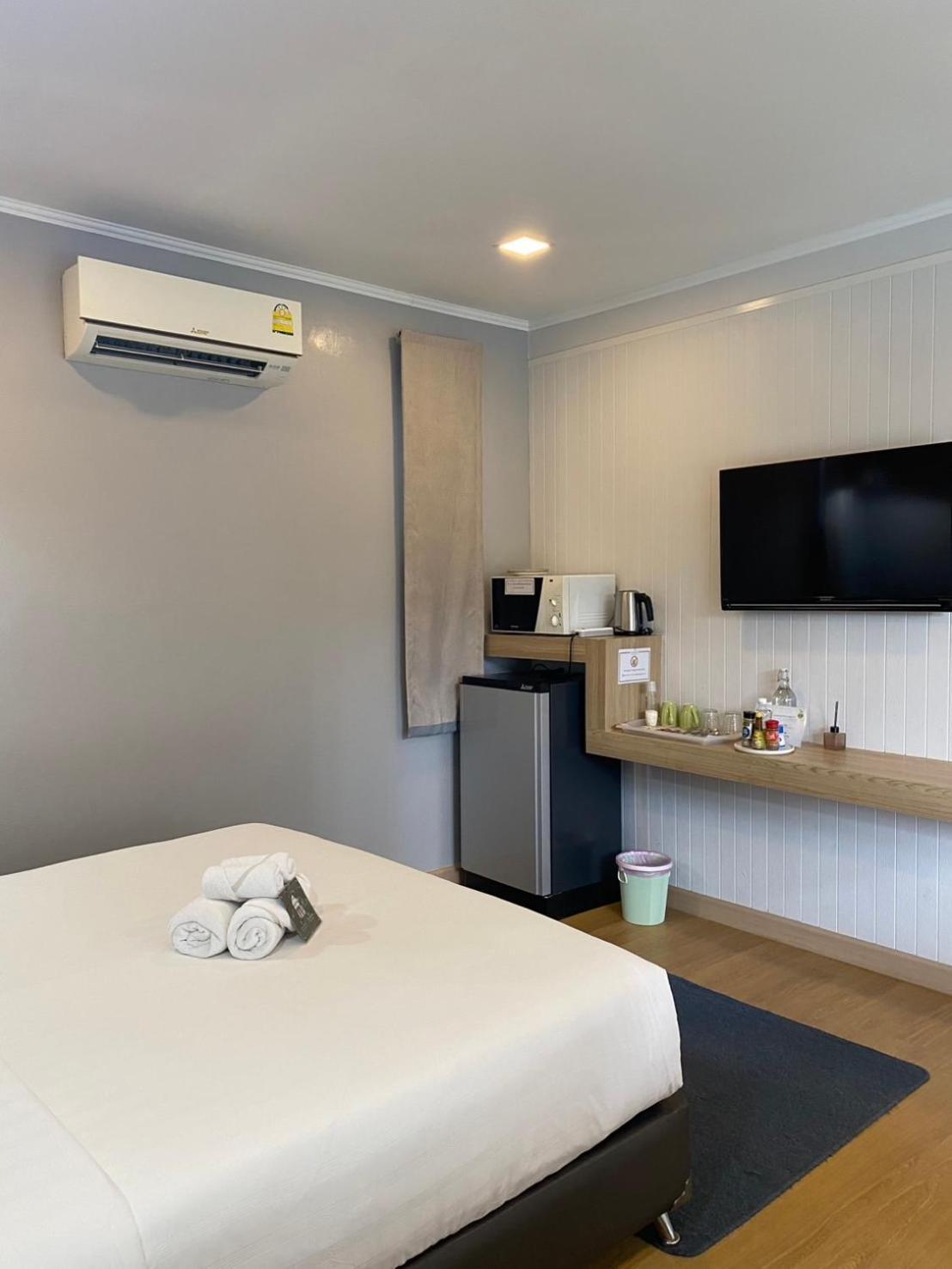 La Riva Boutique Hotel Kamphaeng Phet Esterno foto