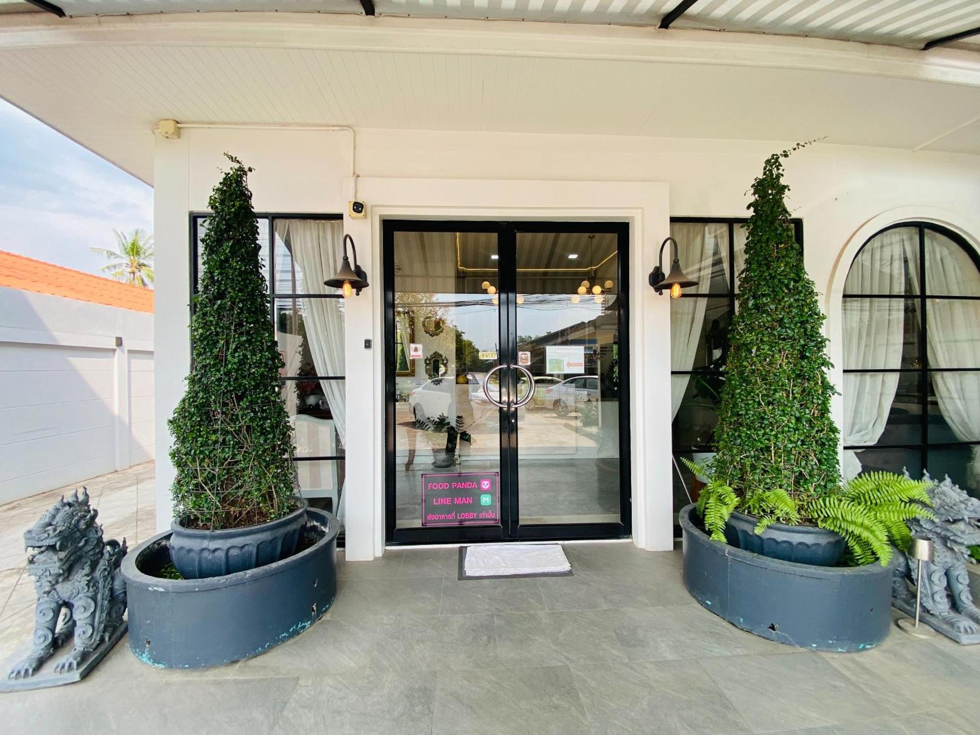 La Riva Boutique Hotel Kamphaeng Phet Esterno foto