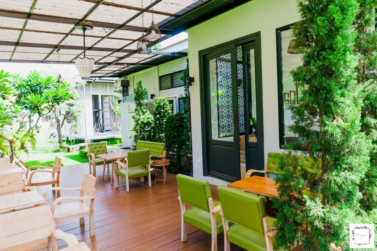 La Riva Boutique Hotel Kamphaeng Phet Esterno foto