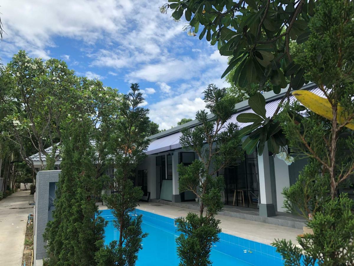 La Riva Boutique Hotel Kamphaeng Phet Esterno foto
